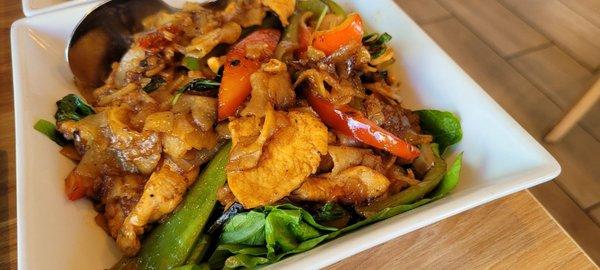 Pad sew with chicken