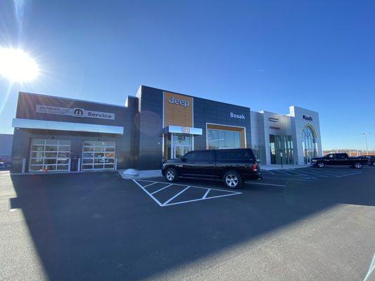 -First Stand Along Jeep Dealership in NW Indiana! -Heated Service Lanes! -Jeep Accessories Shop! -