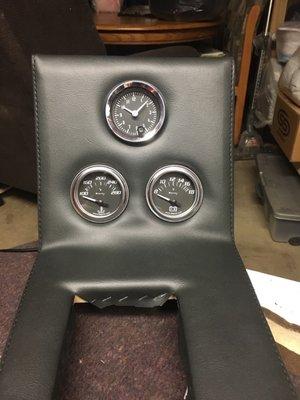 Gauges and automatic transmission lever hole