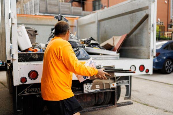 Trash and junk hauling away Hinsdale