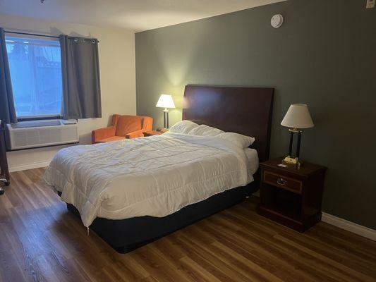 Village Inn & Suites