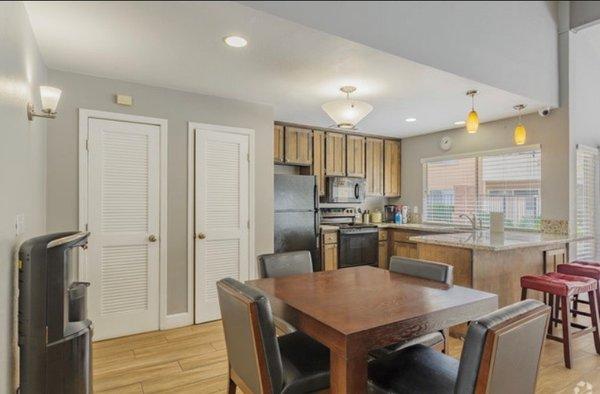 Carmel Pointe Apartments