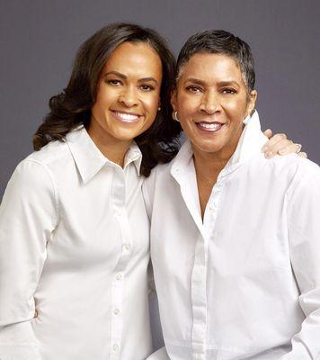 The Gorgeous Linsey Davis from ABC news and her beautiful mom