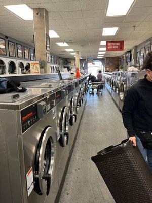 El Camino Laundromat