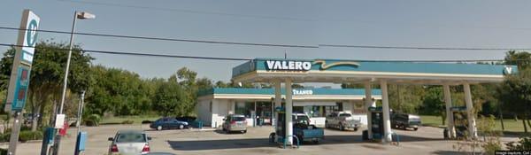 Your Convenient Community Location For Food, Gas, Snacks, Beverages and Deli.