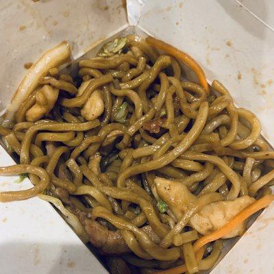 House lo mein IG-yelpelitegvl