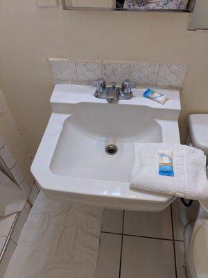 Nice and clean sink with strong/high water pressure