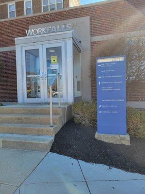 Philadelphia Women's Health and Wellness is in this building.  Nothing on the sign to indicate that!