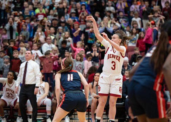 Play amongst the best basketball players when you join Arizona Elite! Our basketball leagues are made up of girls who are ser...