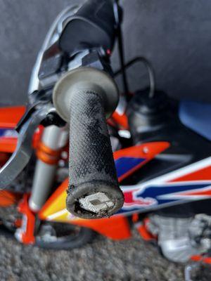 Ripped and dirty grip