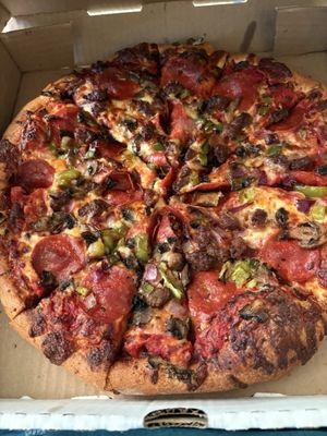 Perfectly well done "Good Deal" pizza (pepperoni, sausage, green peppers, red onion, and mushroom mushrooms)