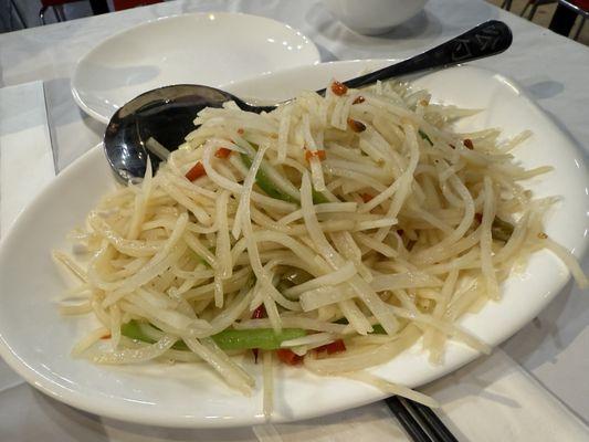 Sour & Spicy shredded potatoes. 酸辣土豆丝