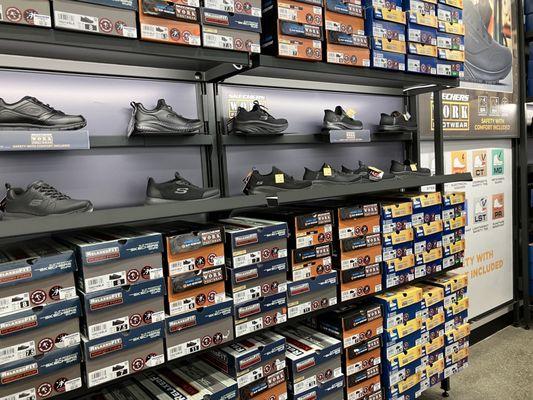 SKECHERS Warehouse Outlet
