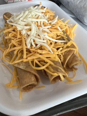 Taquitos con Queso