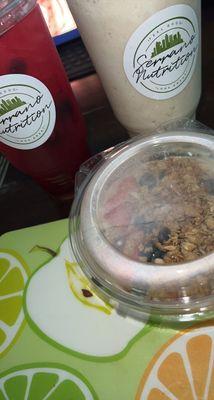 Dragon fruit tea and pumpkin roll shake and a protein oatmeal