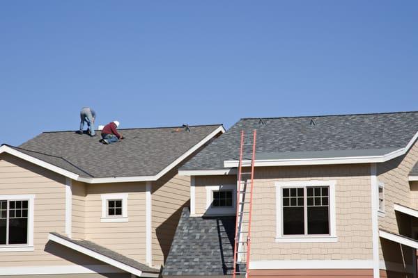 http://lopezroofingco.com/shingle-roofs
