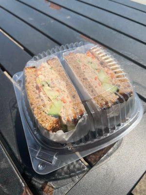 Delicious Tuna & veggie sandwich