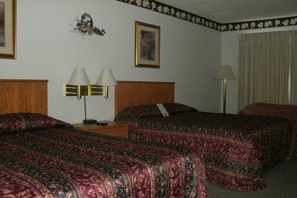 Budget Host Cloverland Motel