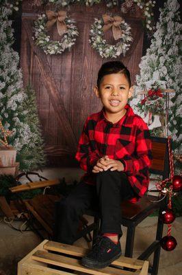 this place is a Creative Hub which also has a indoor Photography Studio! All Photographers are Certified.