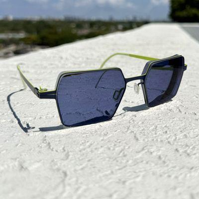 Lool frame, custom blue tint w/ transitions