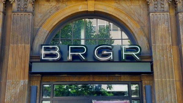 Advance Signs & Awnings