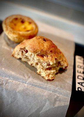 Strawberry shortcake cookie (limited time only) and egg tart