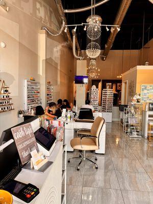 Front entrance, so clean and new.