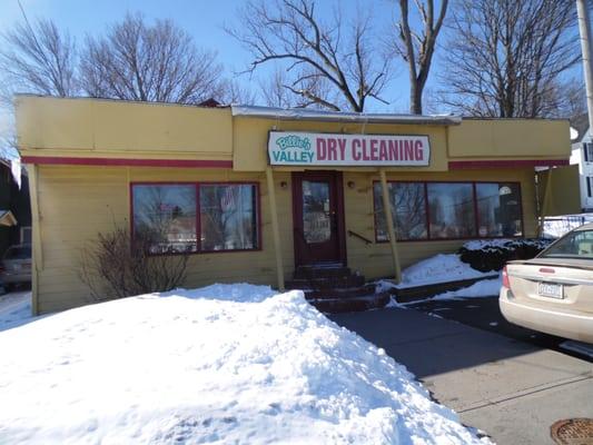 Billie's Dry Cleaners
