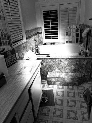 Love my tub! Being a single mom, it's my go to at the end of the day