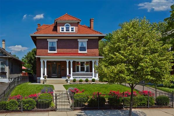 Seasonal color displays