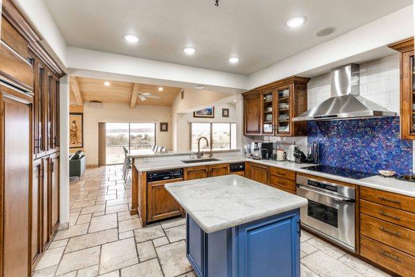 Archie Aliyar - Long River Realty