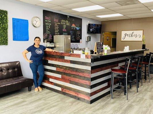 Dani is ready to serve you the best drinks and provide excellent service !!