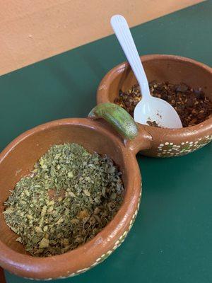 Chile molido and Oregano.