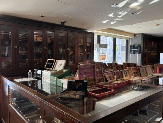 W Curtis Draper Tobacconist