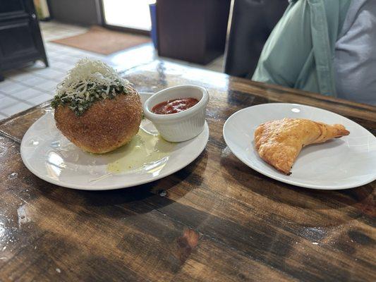 Crazy bread and empanada