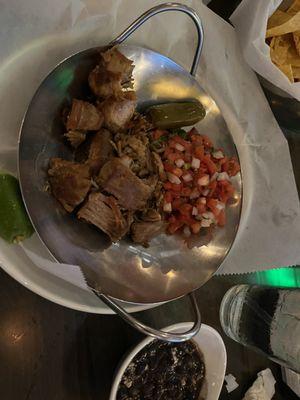 "Carnitas Platos"