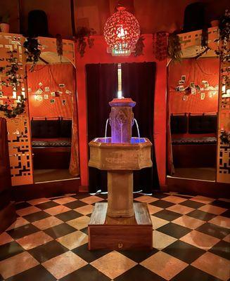 The famous fountain.