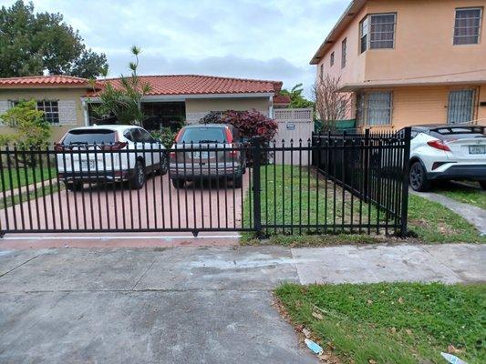 E Gomez Construction