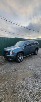 A picture of my Escalade they poorly did work on.