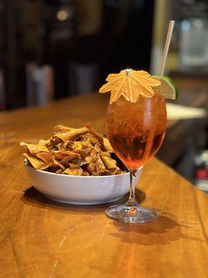 Aperol Spritz and sweet delicious crispy chips!! Oh my ....what super great way to start the evening!