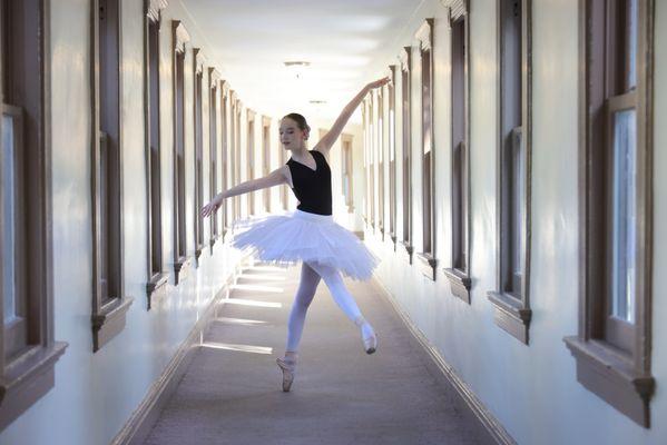 Yen-Li Chen Ballet School