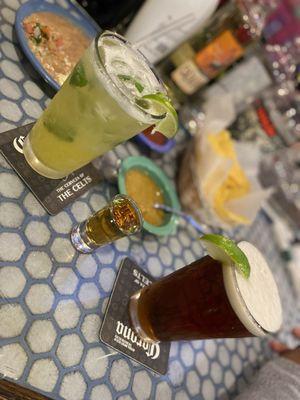 Parcha mojito and draft beer