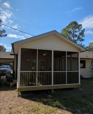 828 Construction Services