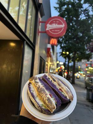 Ube bun with split flavors