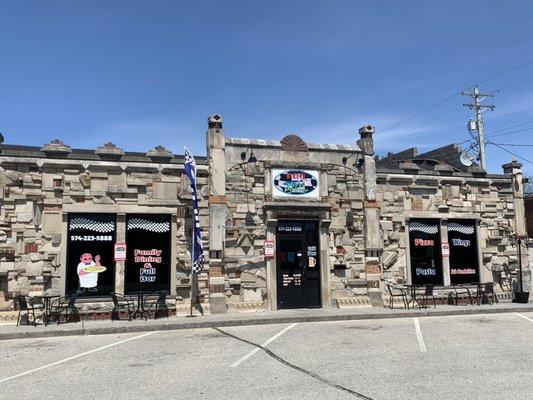 Mikey's Pizza Pit Stop