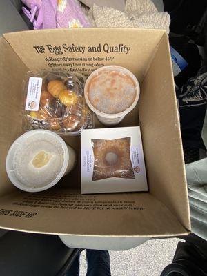 Chilli soup Creamy chicken soup Small Pina Colada rum cake Two assorted rum cake balls