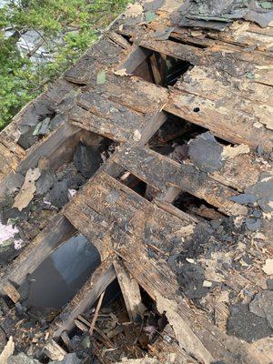 A true before picture. The initial problem in which started my search for repair.