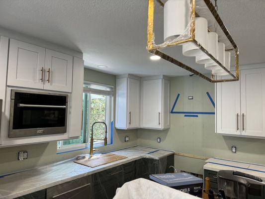 Lyova's Tiling & Laminate Excellence