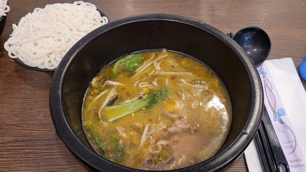 Picked vegetable soup with beef brisket