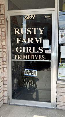 Rusty Farm Girls Primitives